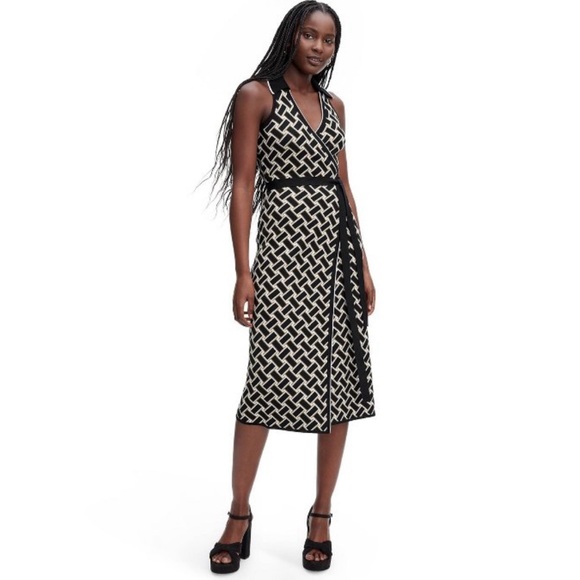 Women's Collared Sleeveless Vintage Weave Neutral Sweaterknit Midi Wrap Dress - Picture 4 of 10